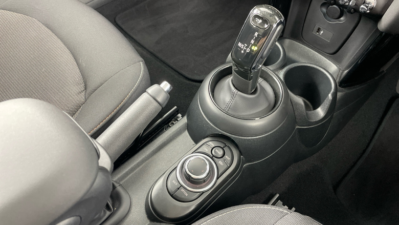 MINI Hatchback 1.5 Cooper Classic Premium 3dr Auto Petrol Hatchback